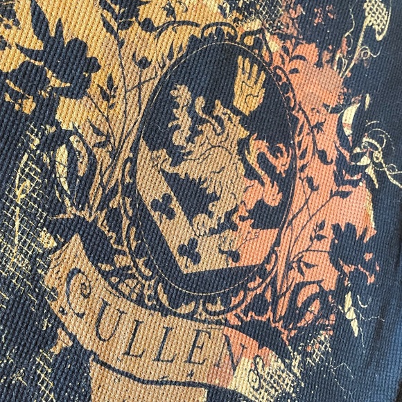 Authentic Y2K Twilight New Moon Cullens Crest Top - Picture 3 of 3